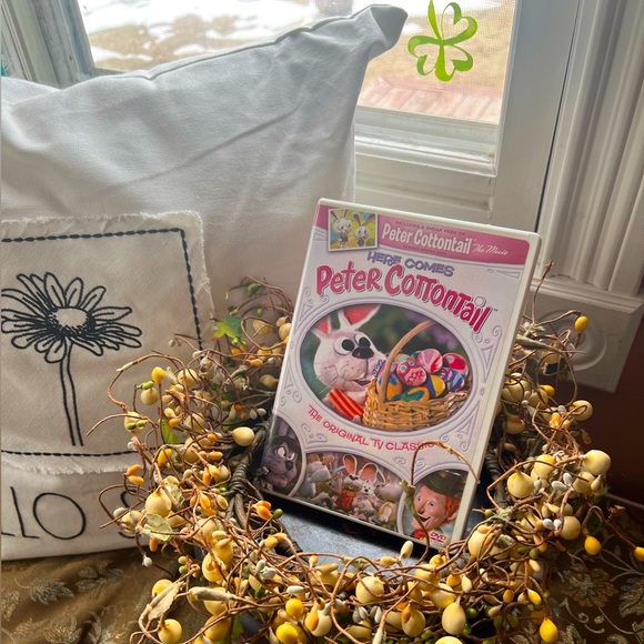 Other - 2/$15 🐇 HERE COMES PETER COTTONTAIL                     ~Original TV CLASSIC 📀